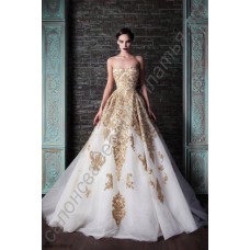 Шикарное пышное свадебное платье с золотом